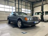 Mercedes-Benz 300 CE - Mercedes-Benz 300: Velours