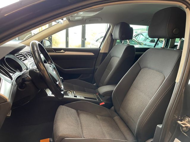 Volkswagen Passat Variant  *1.HAND*NAVI*APS*AHK*LED*SMARTL*