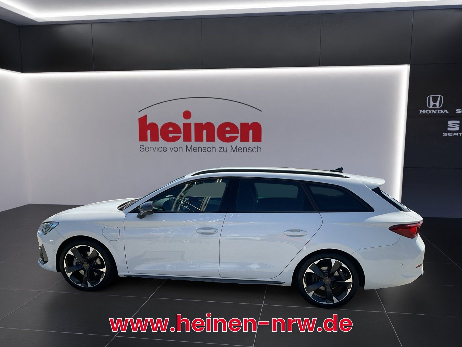 Seat Leon Sportstourer 1.4 e-Hybrid DSG NAVI LED AHK imagem 3