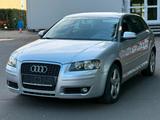 Audi A3 1,6 FSI AHK 131.000km - Audi A3: Km 0