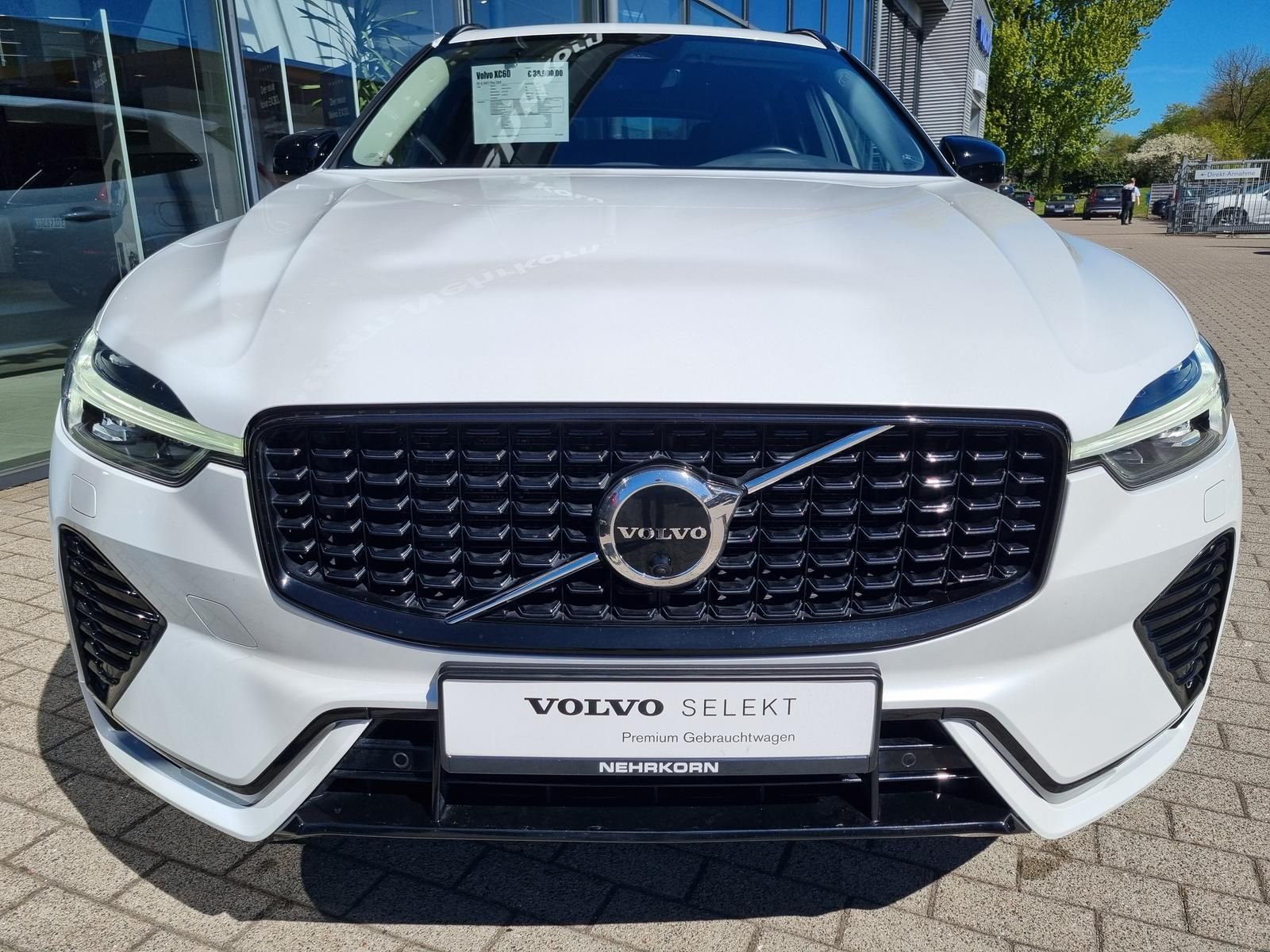 Fahrzeugabbildung Volvo XC60 B5 AWD Plus Dark 'ACC, AHK, CTA, BLIS'