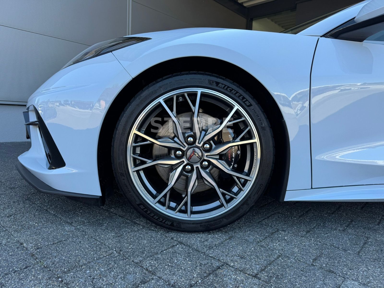 Corvette C8 Stingray Coupe 6,2V8 3LT Europamod. Frontlift