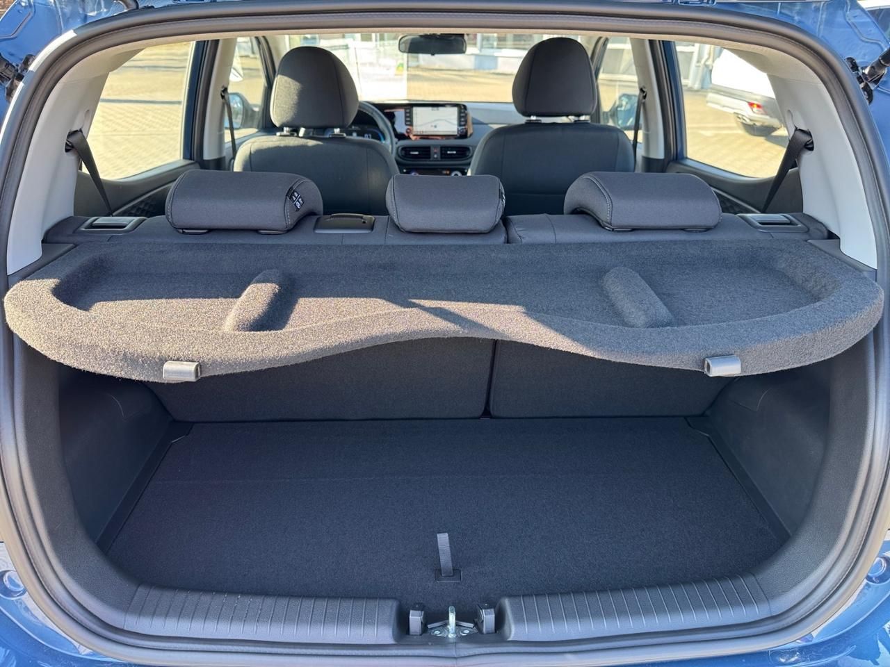 Fahrzeugabbildung Hyundai i10 TREND Fernlichtass. Kam. KlimaA LM Navi PDC