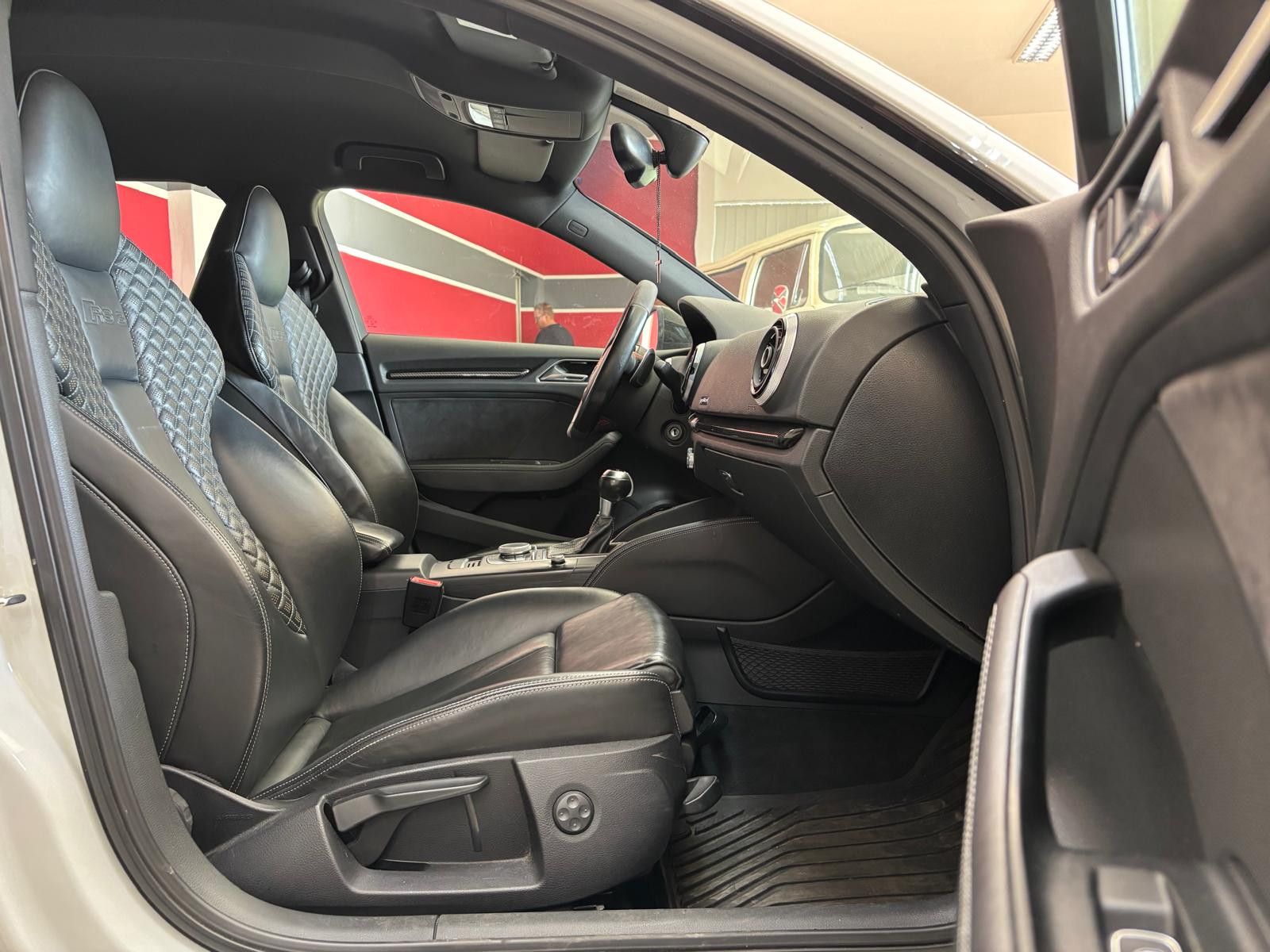 Fahrzeugabbildung Audi RS3 2.5TFSI quattro noOPF*B&O*Carbon*280kmh*LED