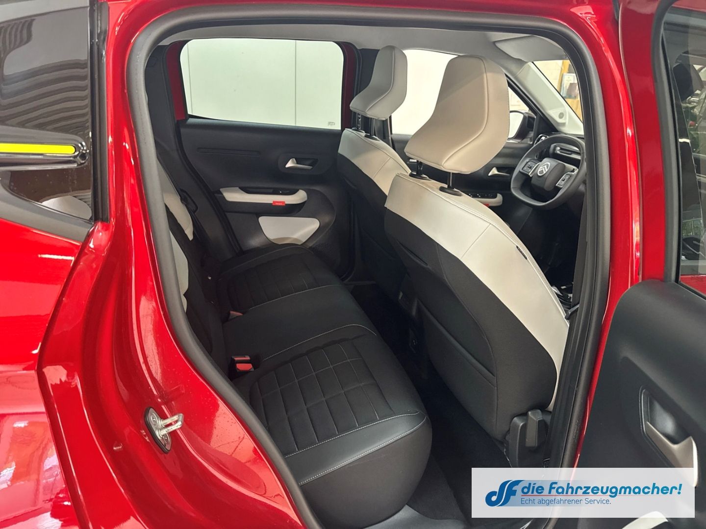 Fahrzeugabbildung Citroën C3 E 113 MAX HUD Navi Soundsystem LED Apple CarP