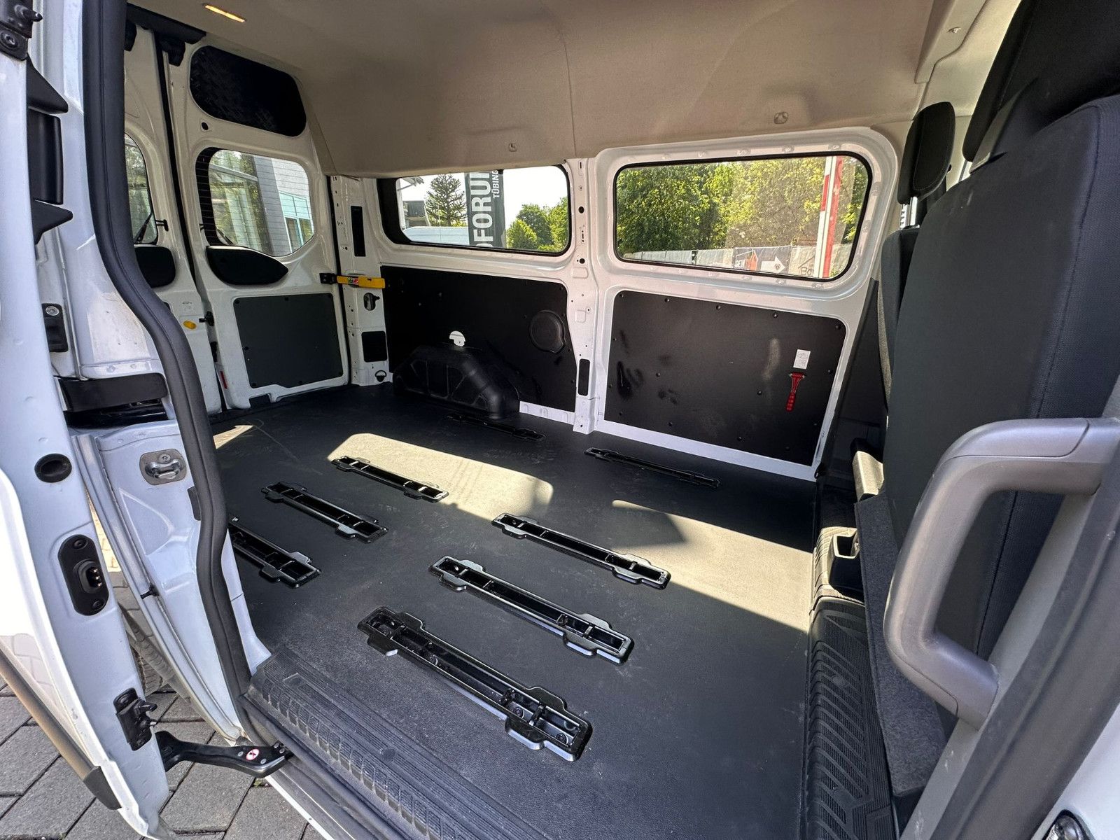 Fahrzeugabbildung Ford Ford Transit Custom 320 L2H2 Trend*TEMPO*SH*AHK*