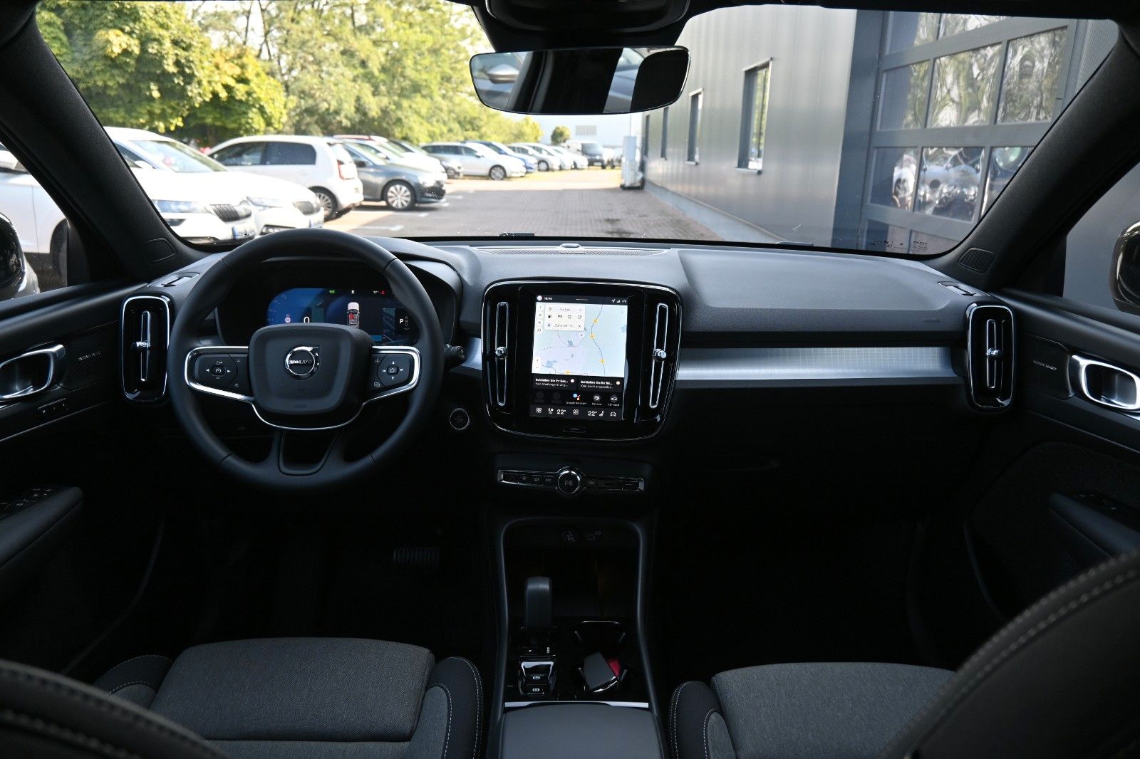 Fahrzeugabbildung Volvo XC40 B3 DSG Plus Black Edition*LED*ACC*360°*AHK*