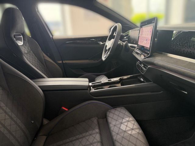 Passat R-Line 1,5 l eHybrid DSG AHK-klappbar Nav