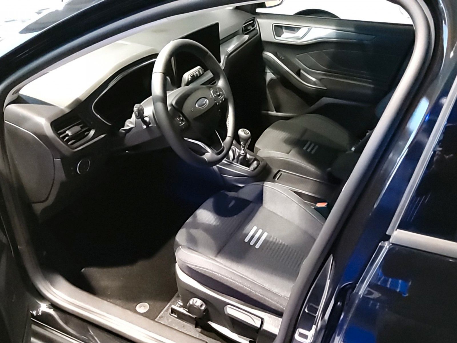 Fahrzeugabbildung Ford Focus Turnier Active X *SOFORT VERFÜGBAR*