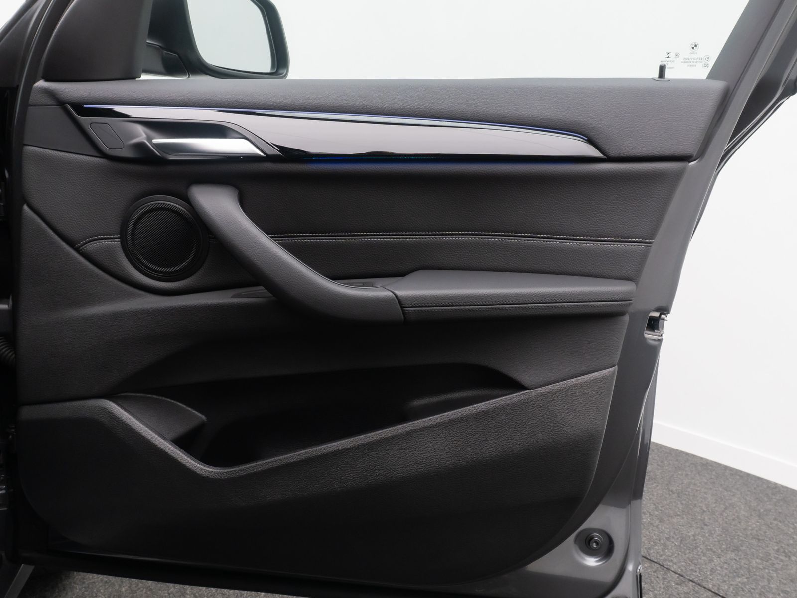 Fahrzeugabbildung BMW X1 sD18i xLine DAB Kamera HiFi Komfort Sport 18"