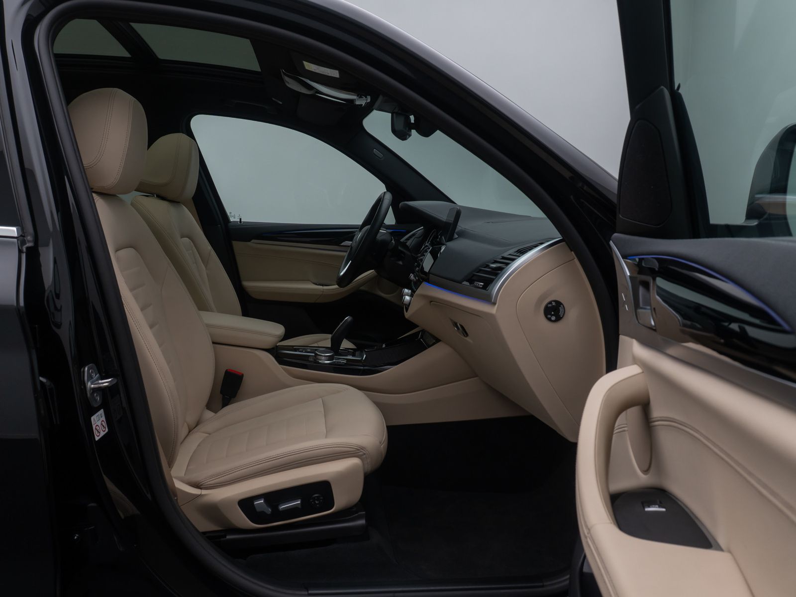 Fahrzeugabbildung BMW X3 xD30i Luxury Line 360° DisplKey Panorama HUD