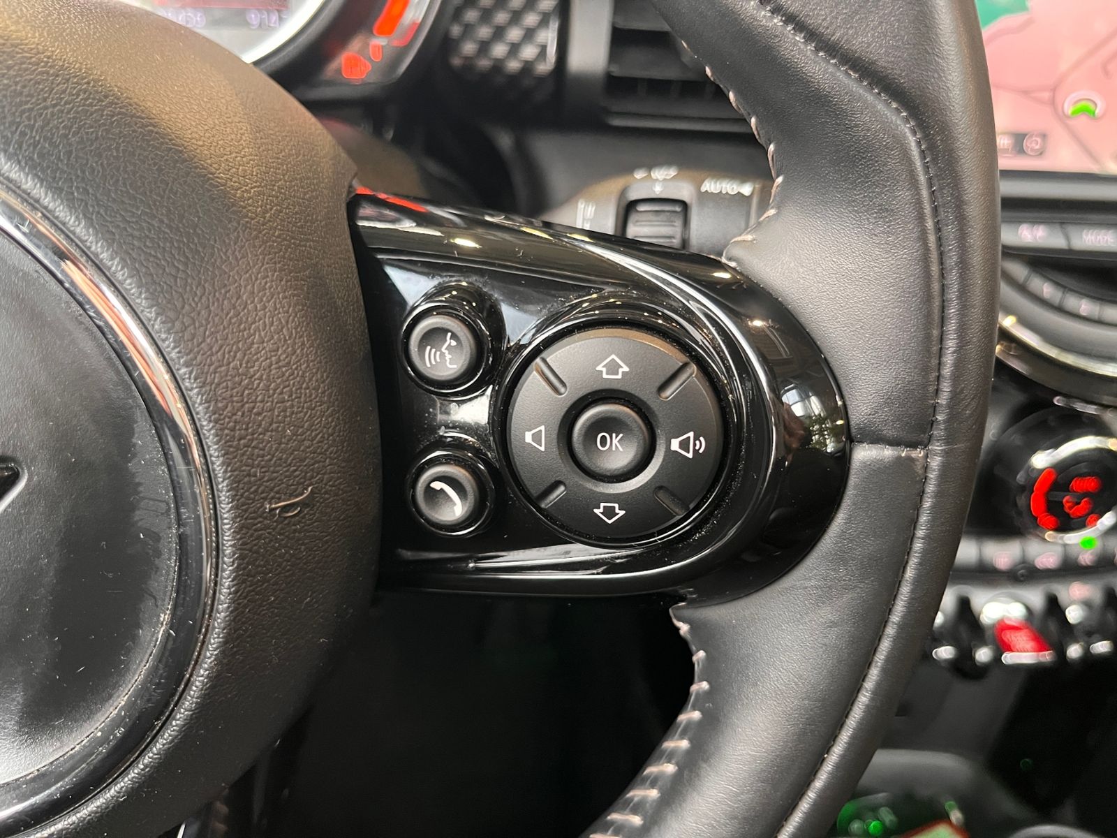 Fahrzeugabbildung MINI Cabrio Cooper S LED NAVI ALU