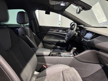 Fotografie des Opel Insignia Grand Sport 2.0 Diesel Automatik GS Lin