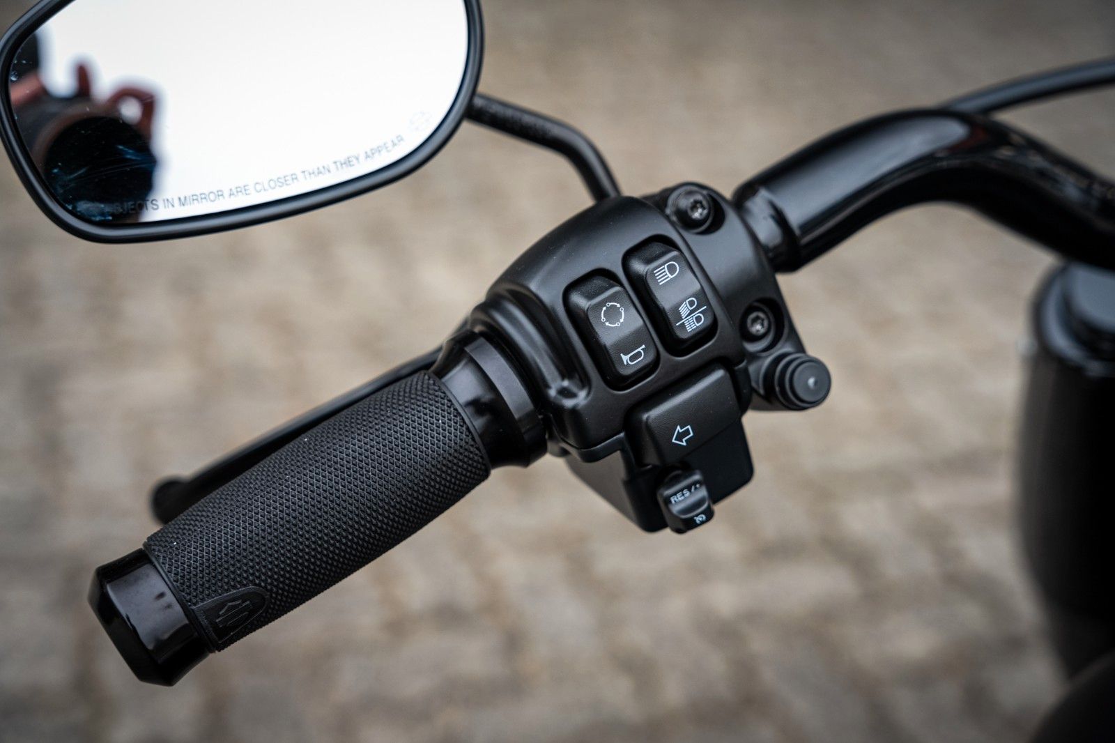 Fahrzeugabbildung Harley-Davidson DARK FAT BOY FLFBS 114 MY24 -JEKILL&HYDE-