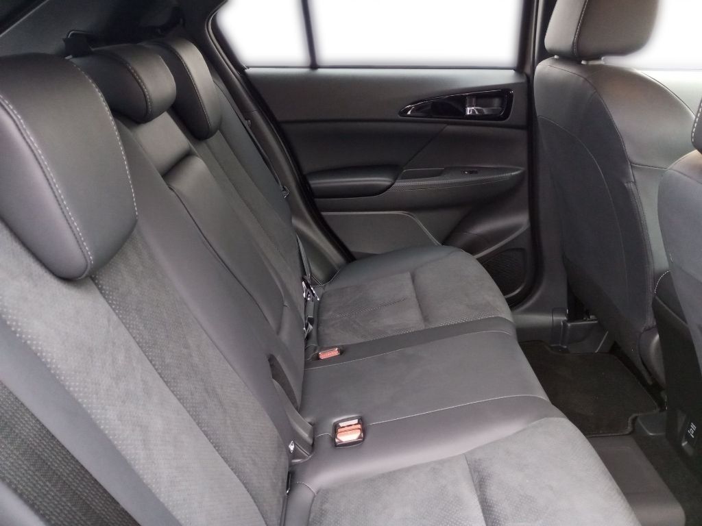 Fahrzeugabbildung Mitsubishi Eclipse Cross Plug-in Hybrid PLUS 2.4 MIVEC 4WD