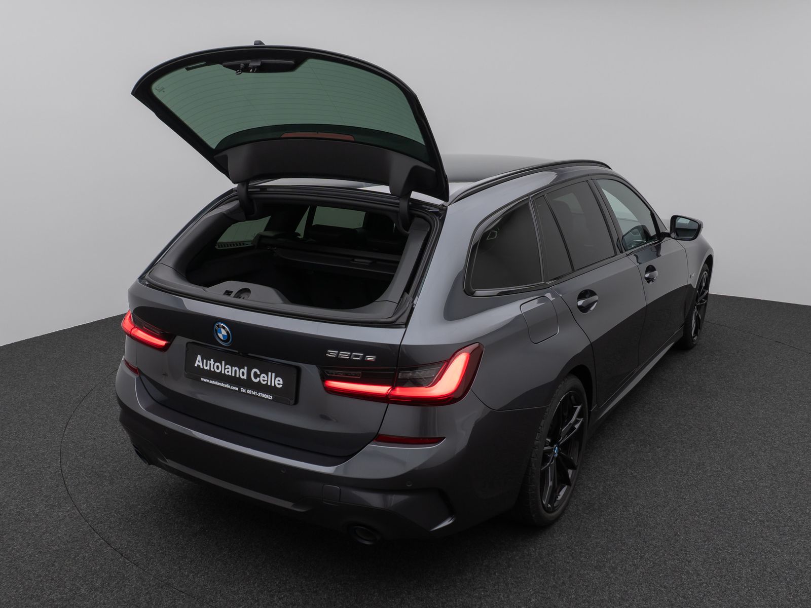 Fahrzeugabbildung BMW 320e M Sport HiFi DAB PDC Fernlichtassist 19Zoll