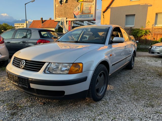 Volkswagen Passat,1,6 Benzin* Automatik*Neu*