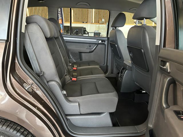 MYAUTOCENTER – Gebraucht- und Jahreswagen mit Werkstattservice in Pfaffenhofen Volkswagen Touran Comfortline *7-Sitzer*Freisprech*Klima*
