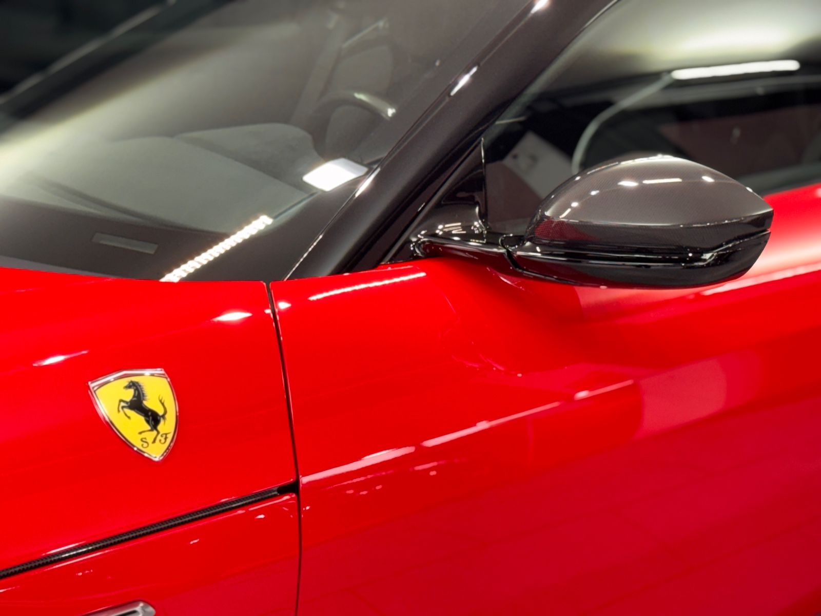 Fahrzeugabbildung Ferrari 12Cilindri|LIFT|FULL-CARBON|RACING-SEAT|ON STOCK