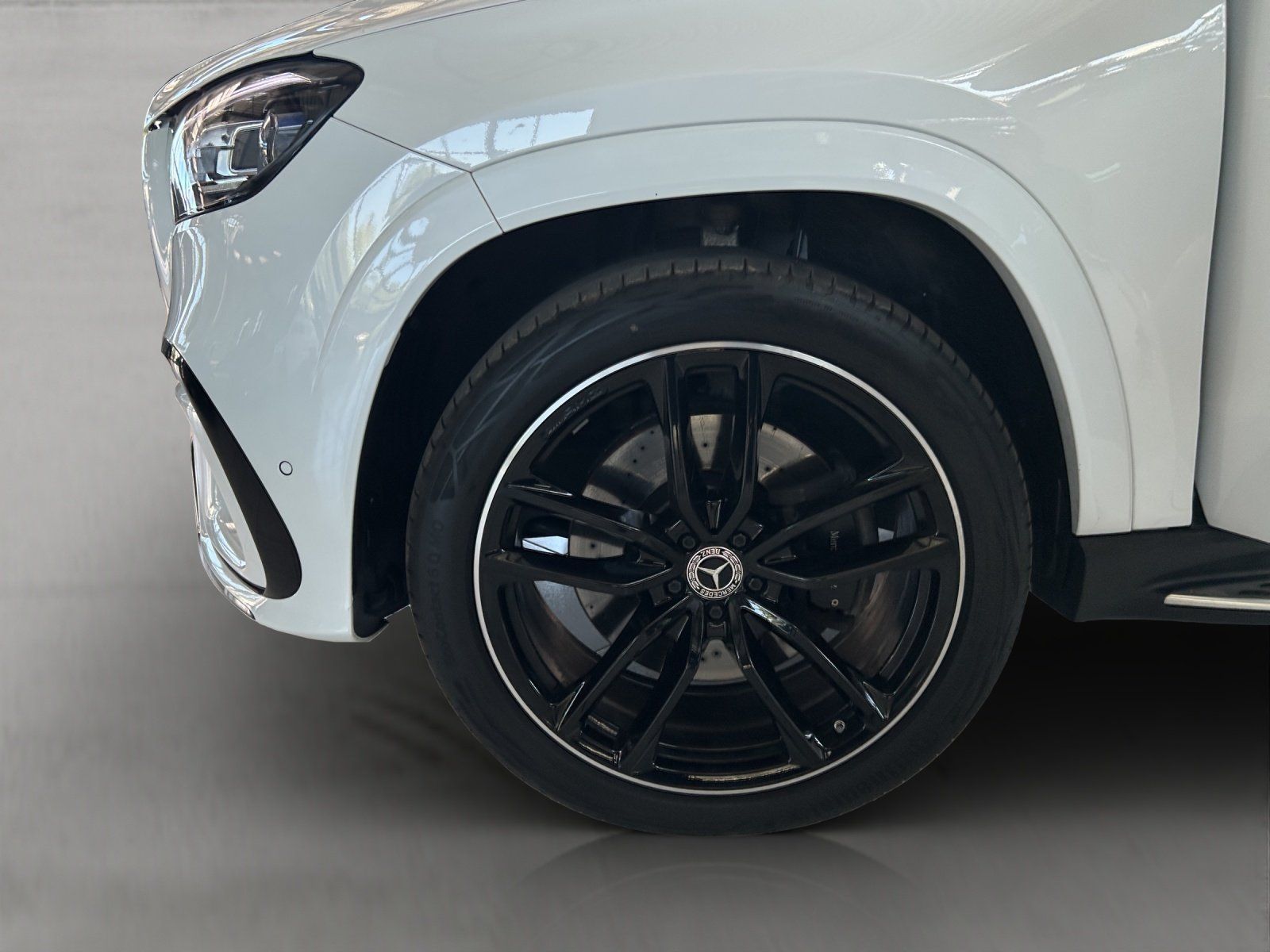 Fahrzeugabbildung Mercedes-Benz GLS450d AMG Prem+ DISTR Standh AHK Massage 6xSHZ