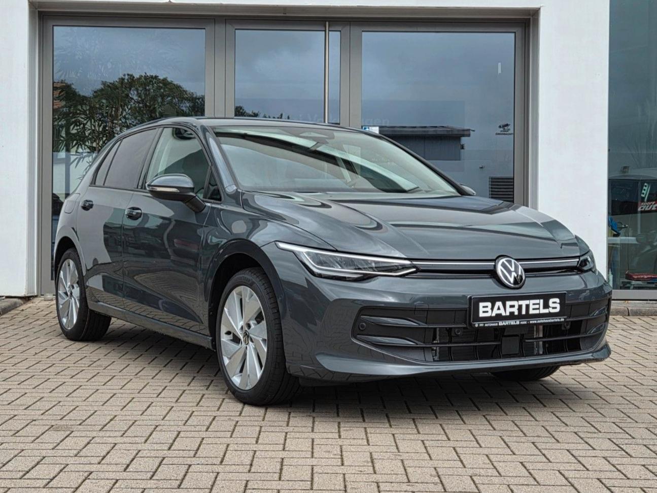 Volkswagen Golf VIII 1.5 eTSI Life DSG ACC / Kamera / LED