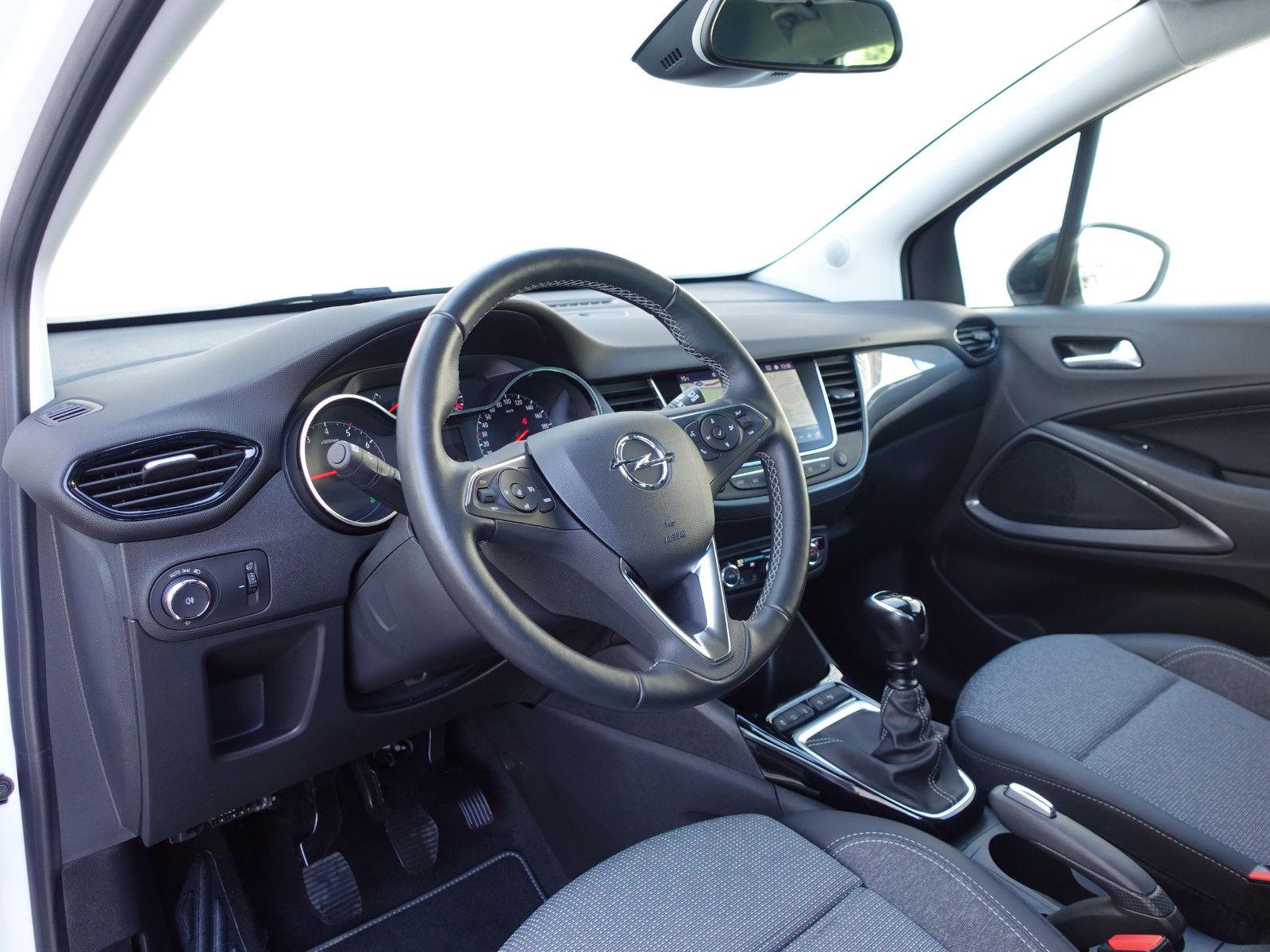 Fahrzeugabbildung Opel Crossland  1.2Turbo Elegance AHK,SHZ,PDC,Kamera