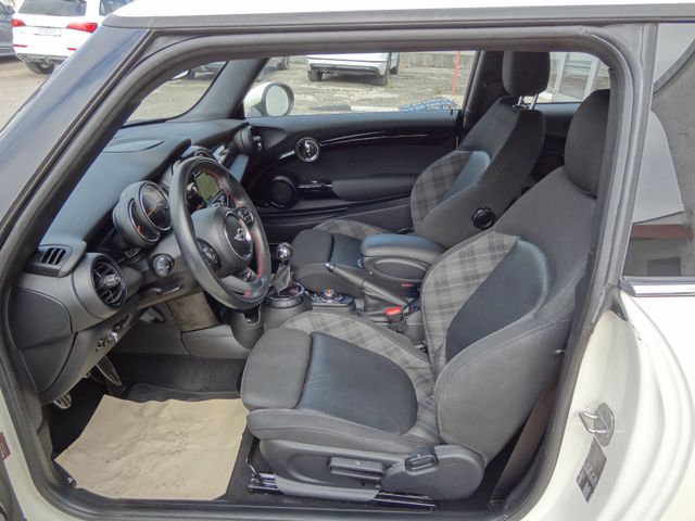 Fahrzeugabbildung MINI ONE Mini. One/JWC/Kam/Navi/Leder/
