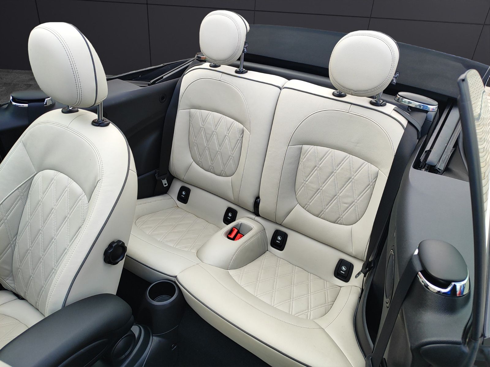 Fahrzeugabbildung MINI John Cooper Works Cabrio Ambiente*CarPlay*Navi*