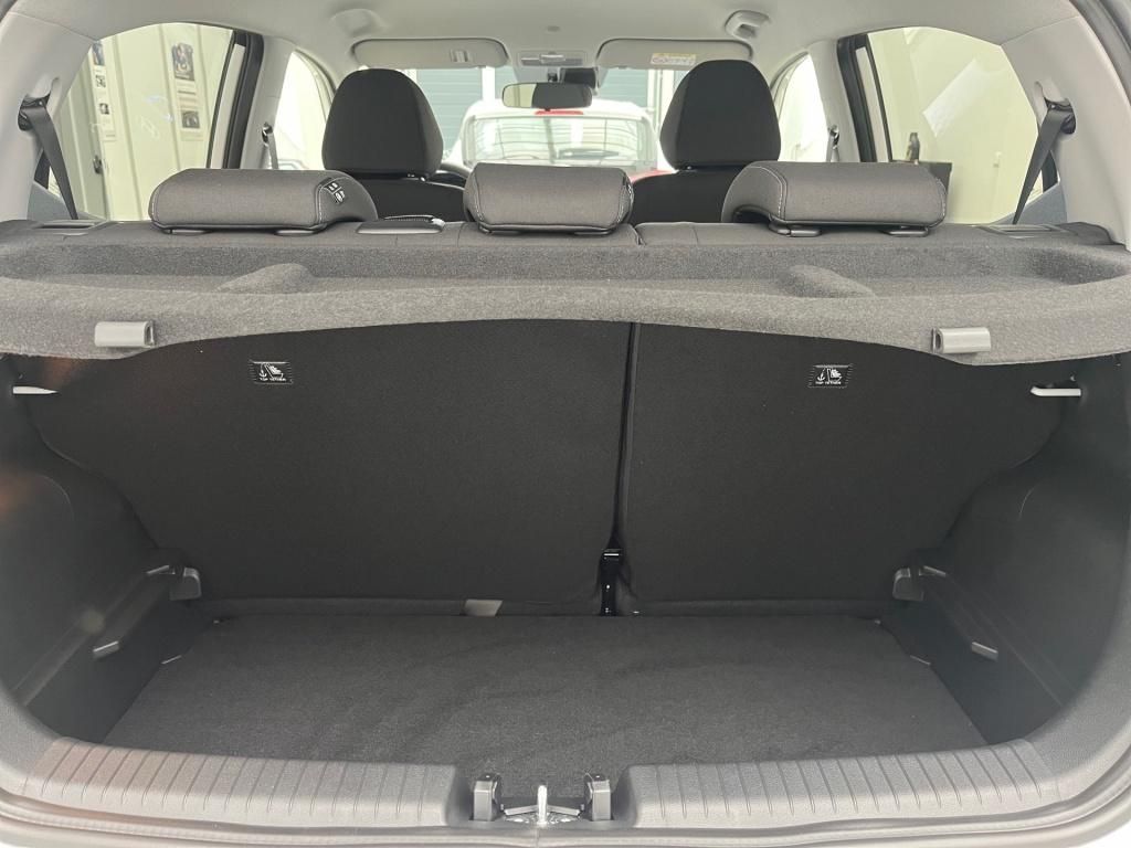 Fahrzeugabbildung Hyundai i10 1.2 Benzin M/T Prime KlimaA Navi SpurH PDC
