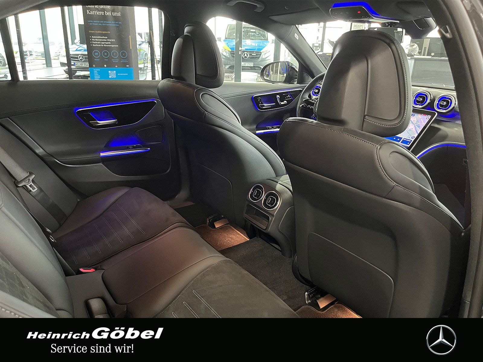 Fahrzeugabbildung Mercedes-Benz C 180 AMG LINE PREMIUM+NIGHTPAKE+19"VIELSPEICHEN