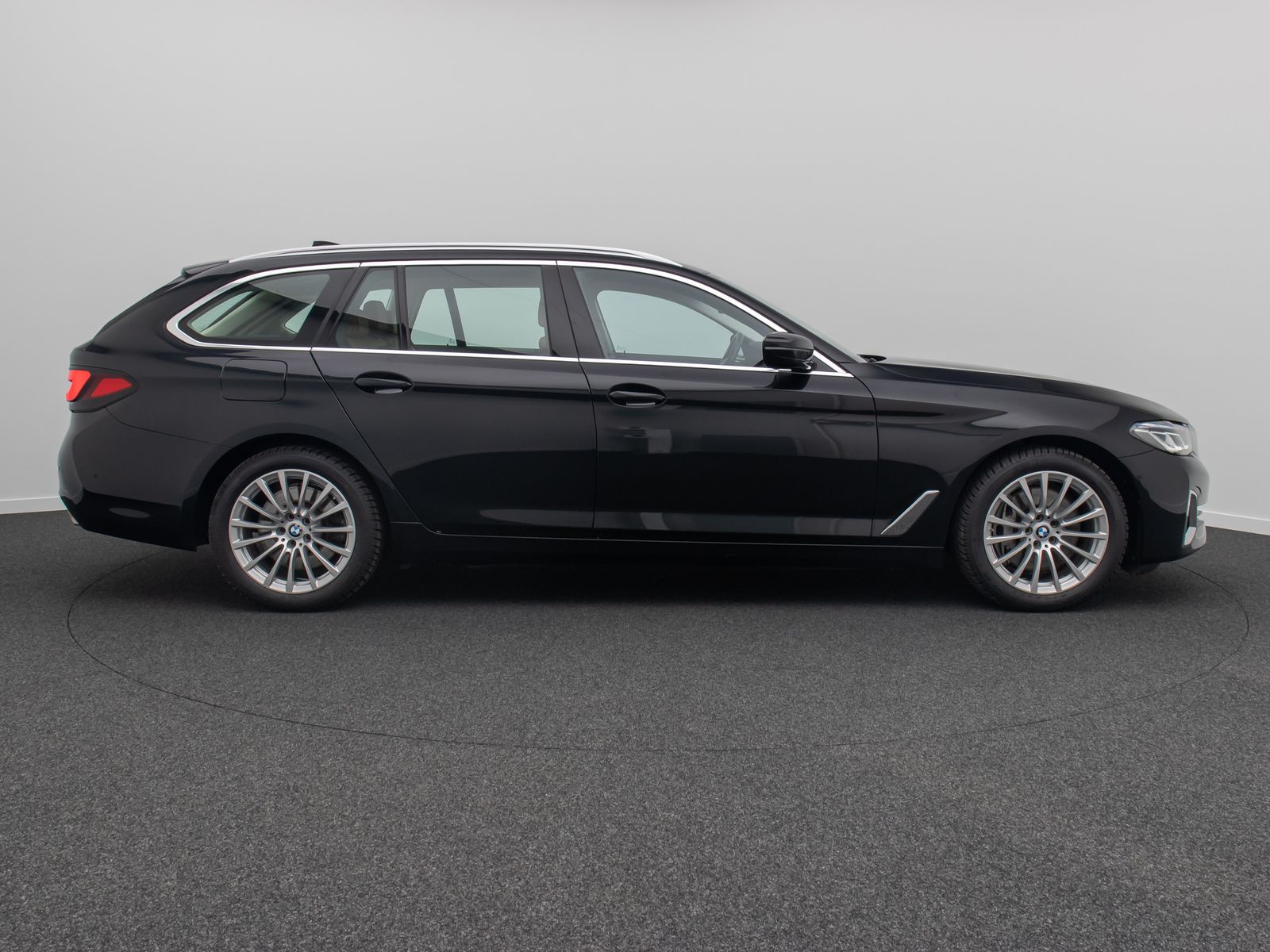 Fahrzeugabbildung BMW 540d xD LuxuryLine HUD Kamera DAB Laser Panorama