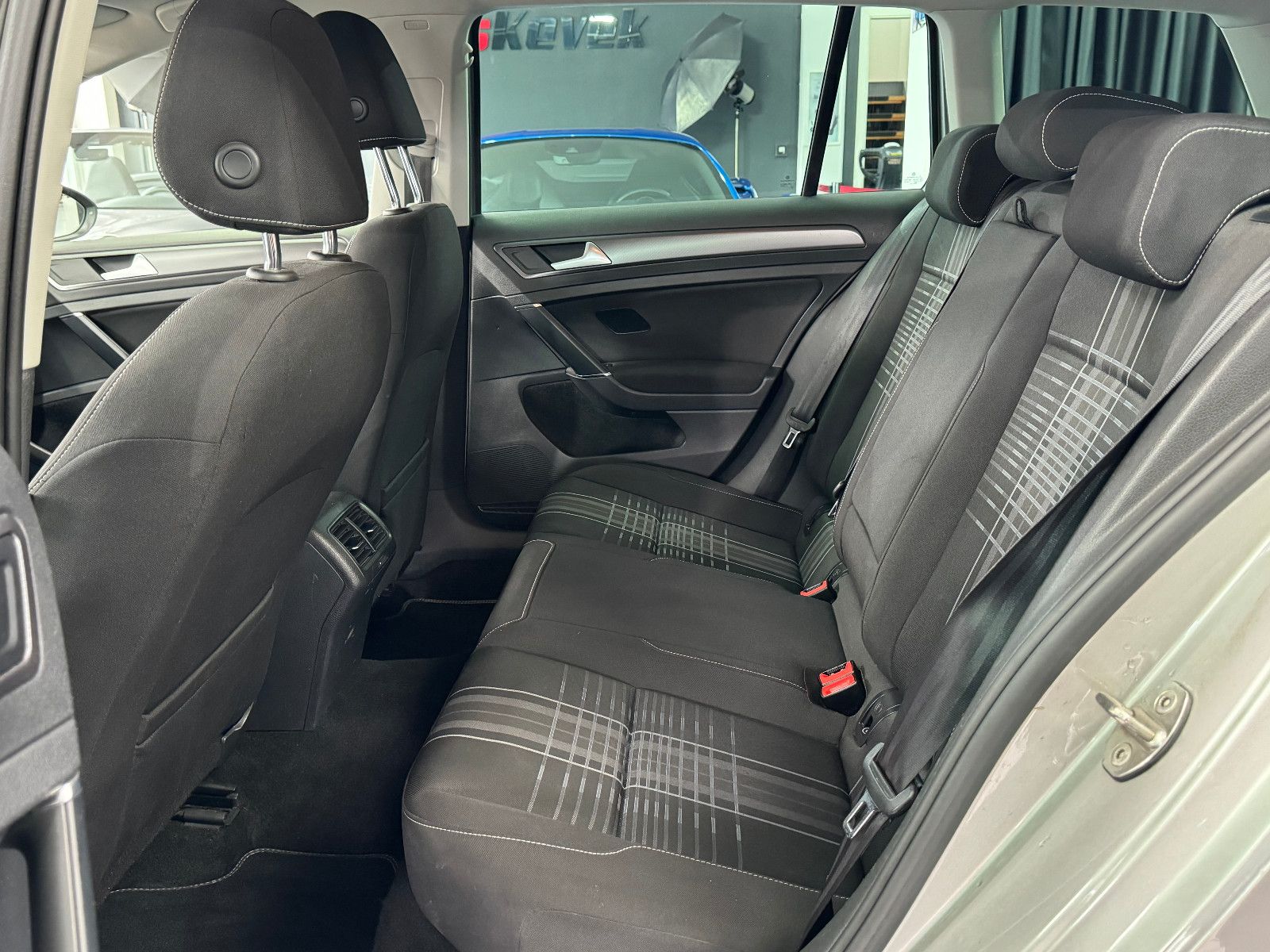 Fahrzeugabbildung Volkswagen Golf VII 2.0 TDI Variant Lounge BMT*TÜV 05/25*