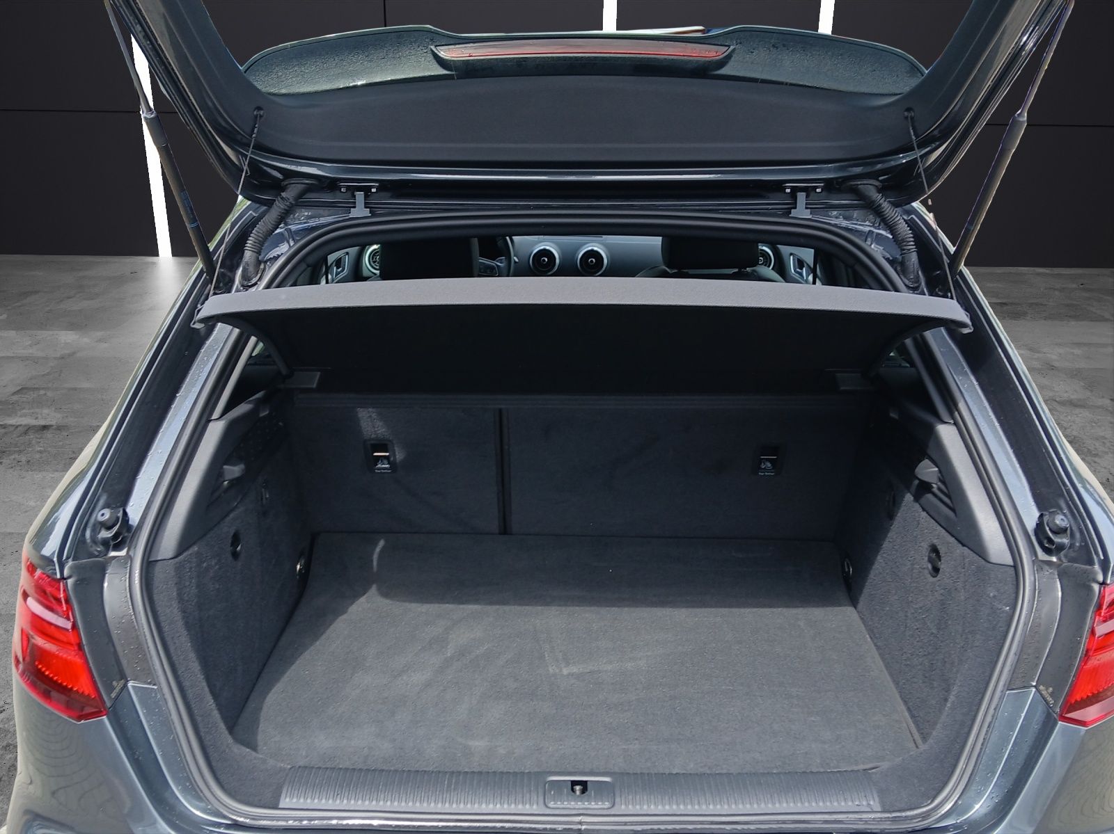 Fahrzeugabbildung Audi A3 Sportback 40 e-tron sport Matrix Navi ACC RFK