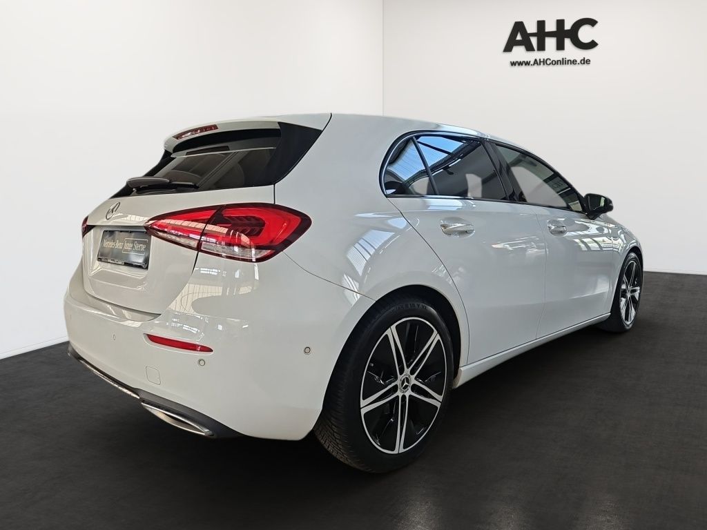 Fahrzeugabbildung Mercedes-Benz A 180 Progressive Night Navi LED Tempomat SHZ
