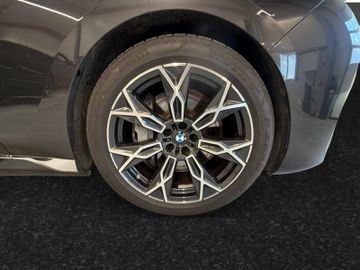BMW 750 - 5