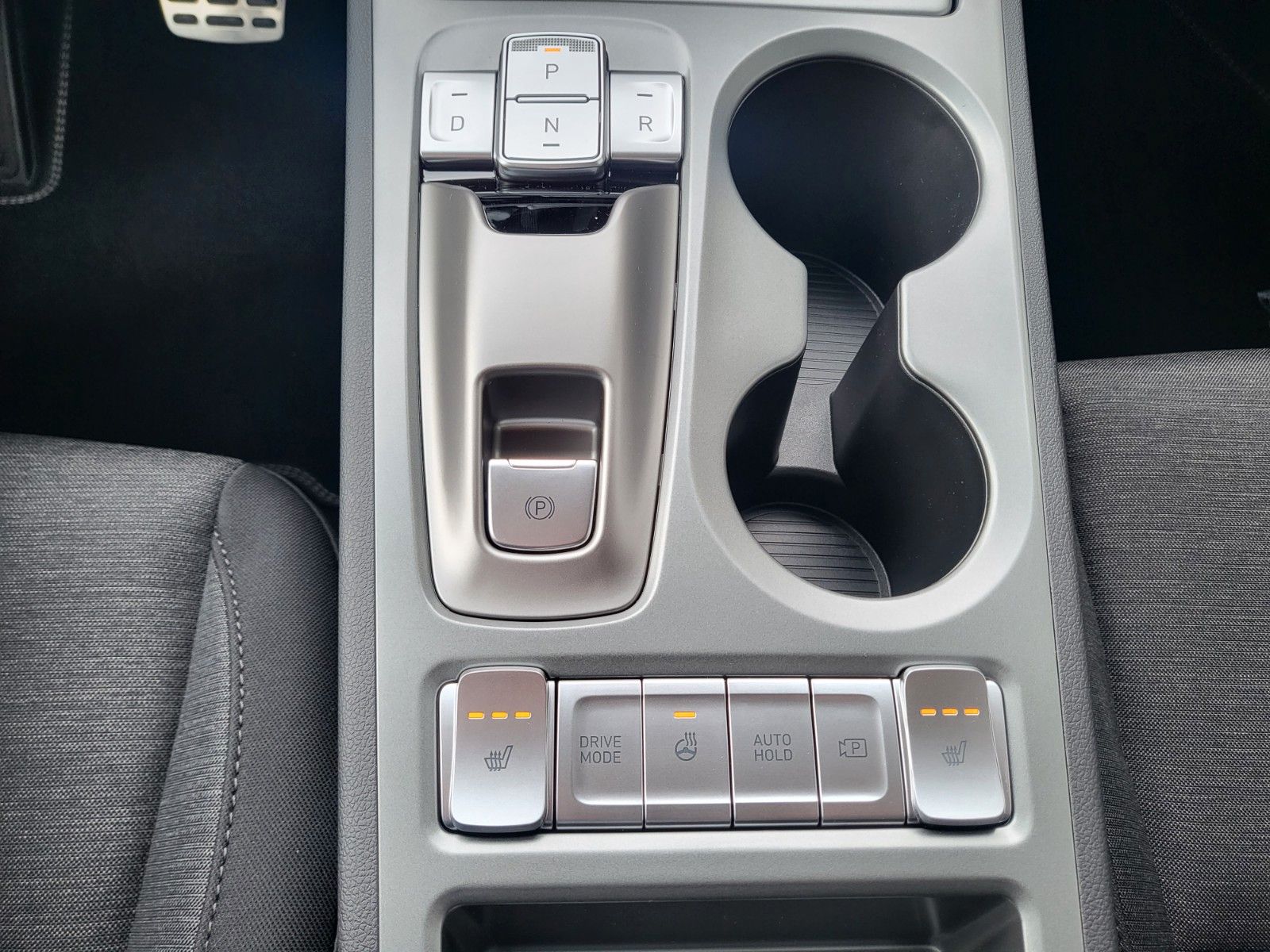 Fahrzeugabbildung Hyundai KONA Elektro TREND 100kw NAVI ASSI Wärmepumpe