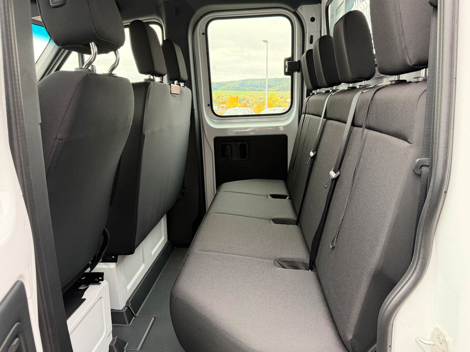 Fahrzeugabbildung Mercedes-Benz Sprinter 317 CDI 3665 9G DoKa AHK Klima Kamera