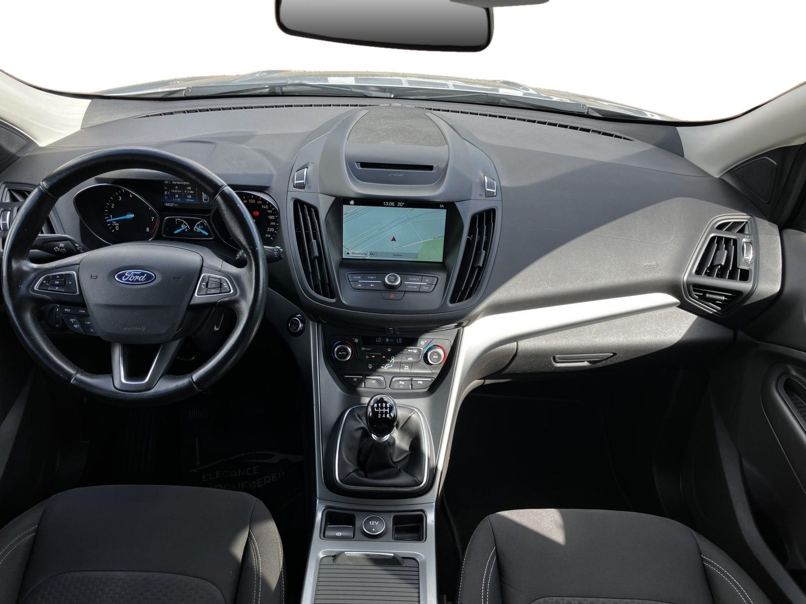Ford Kuga 1.5 EcoBoost Cool&Connect 4x2 NAVI+XENON+PD