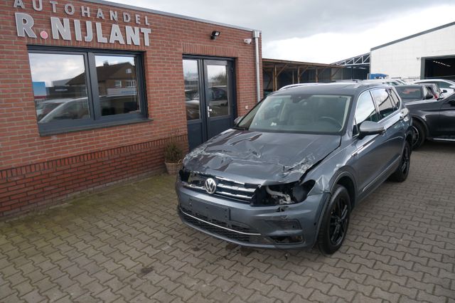 Volkswagen Tiguan Allspace Highline 4Motion Leder Pano