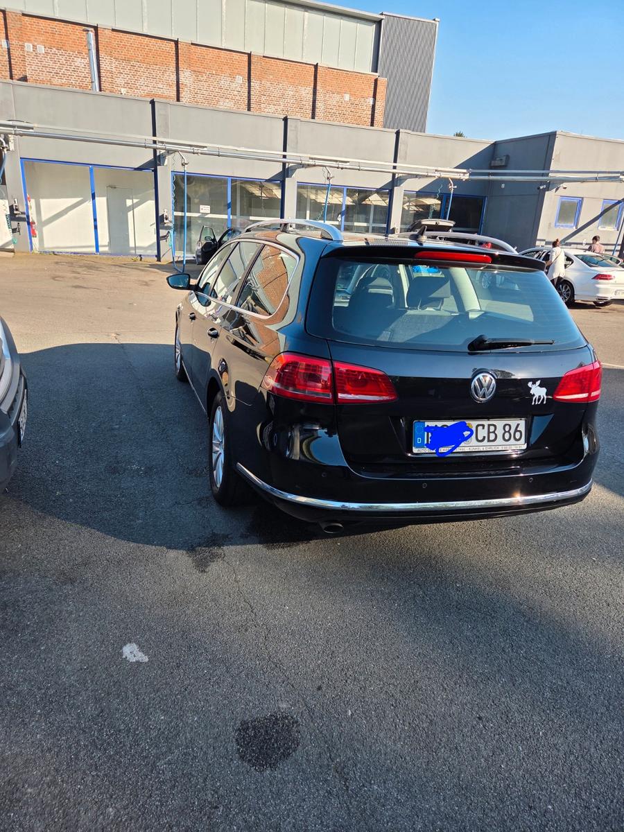 Volkswagen Passat 2012 — салон
