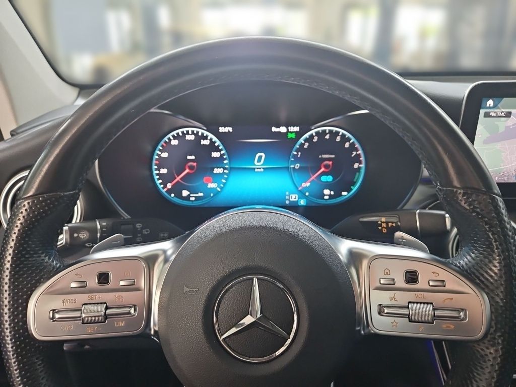 Fahrzeugabbildung Mercedes-Benz GLC 300 e 4M AMG Night AHK Pano LED SHZ Ambie.