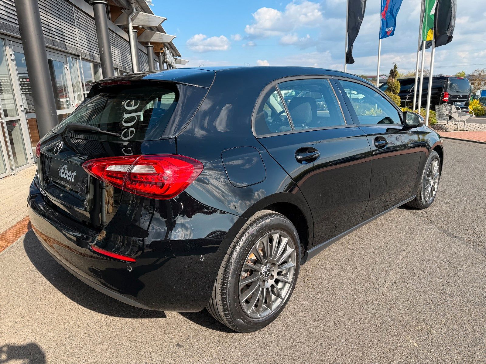 Fahrzeugabbildung Mercedes-Benz A 250e