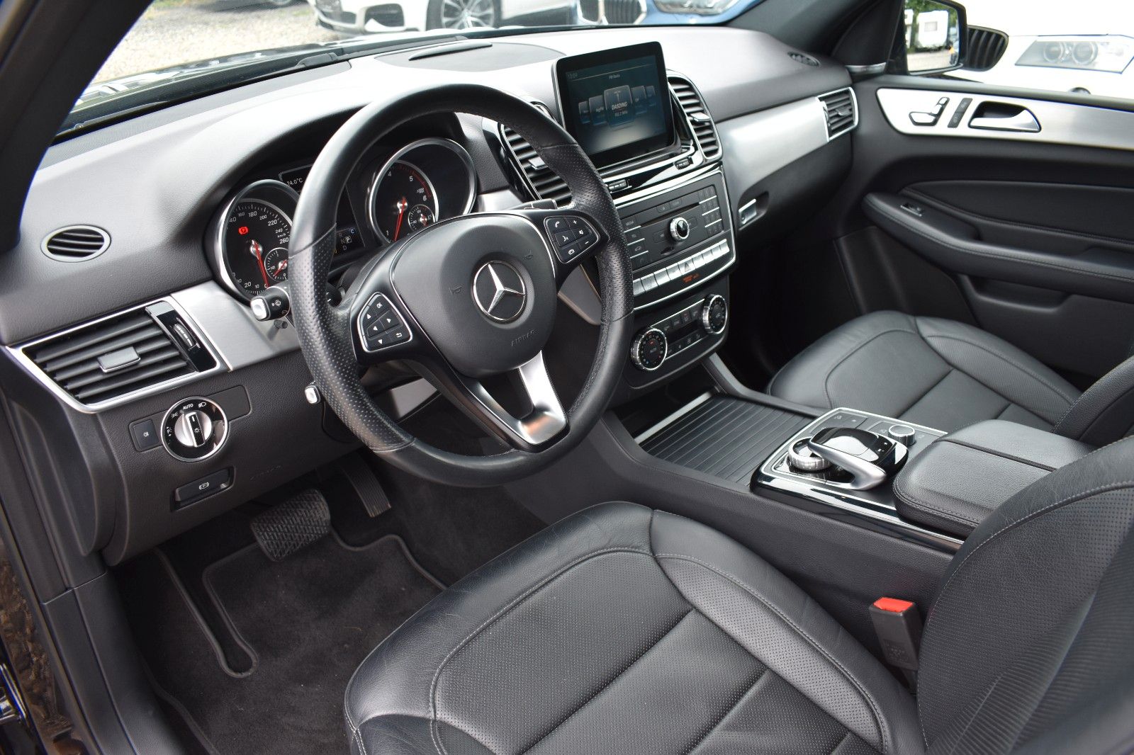 Fahrzeugabbildung Mercedes-Benz GLE 350 4Matic AMG line Nightp.Sitzbelüftung H&K