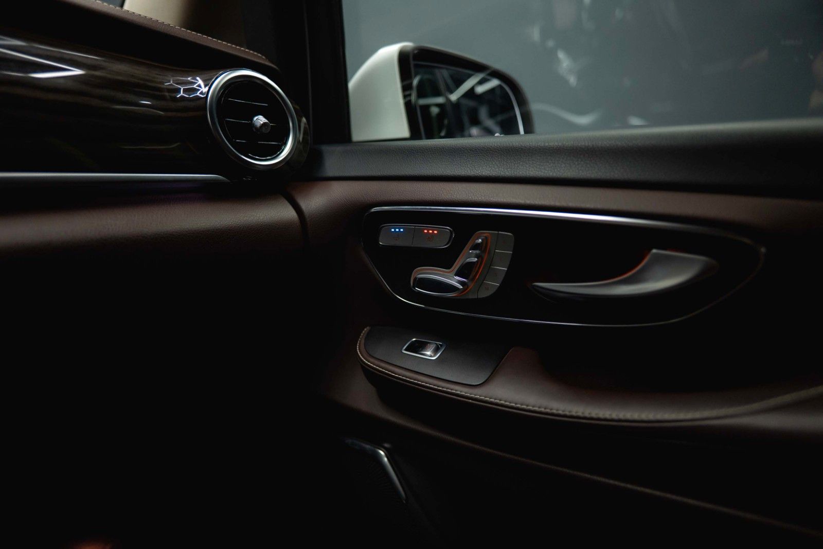 Fahrzeugabbildung Mercedes-Benz V 250 CDI AVANTGARDE EDITION 4MATIC | LED | 19%