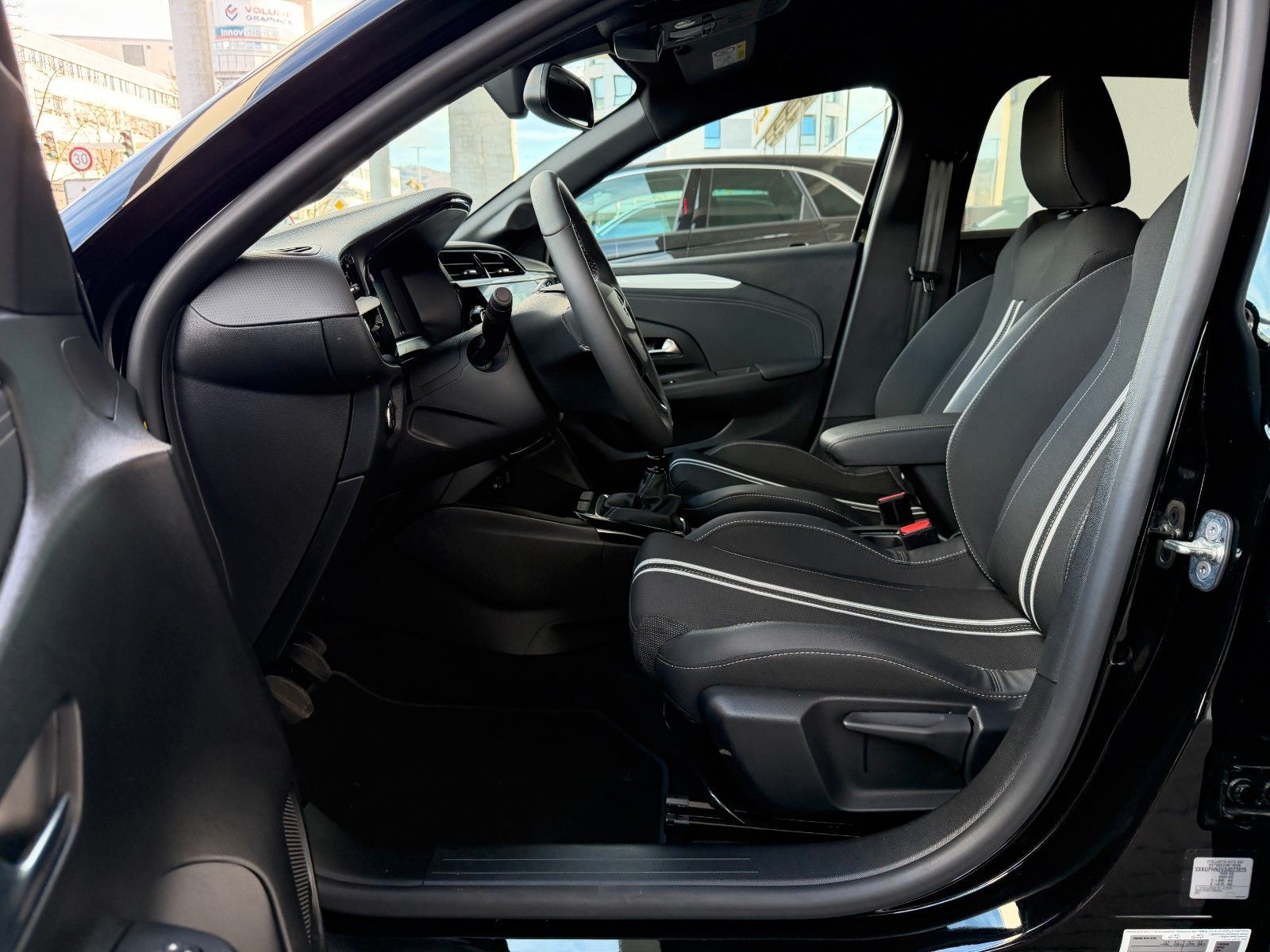 Fahrzeugabbildung Opel Corsa F 1.2 Turbo GS KlimaA,LED,Navi,SHZ,Kam.,LM