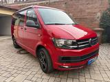 Volkswagen T6 California - rote Volkswagen T6 California