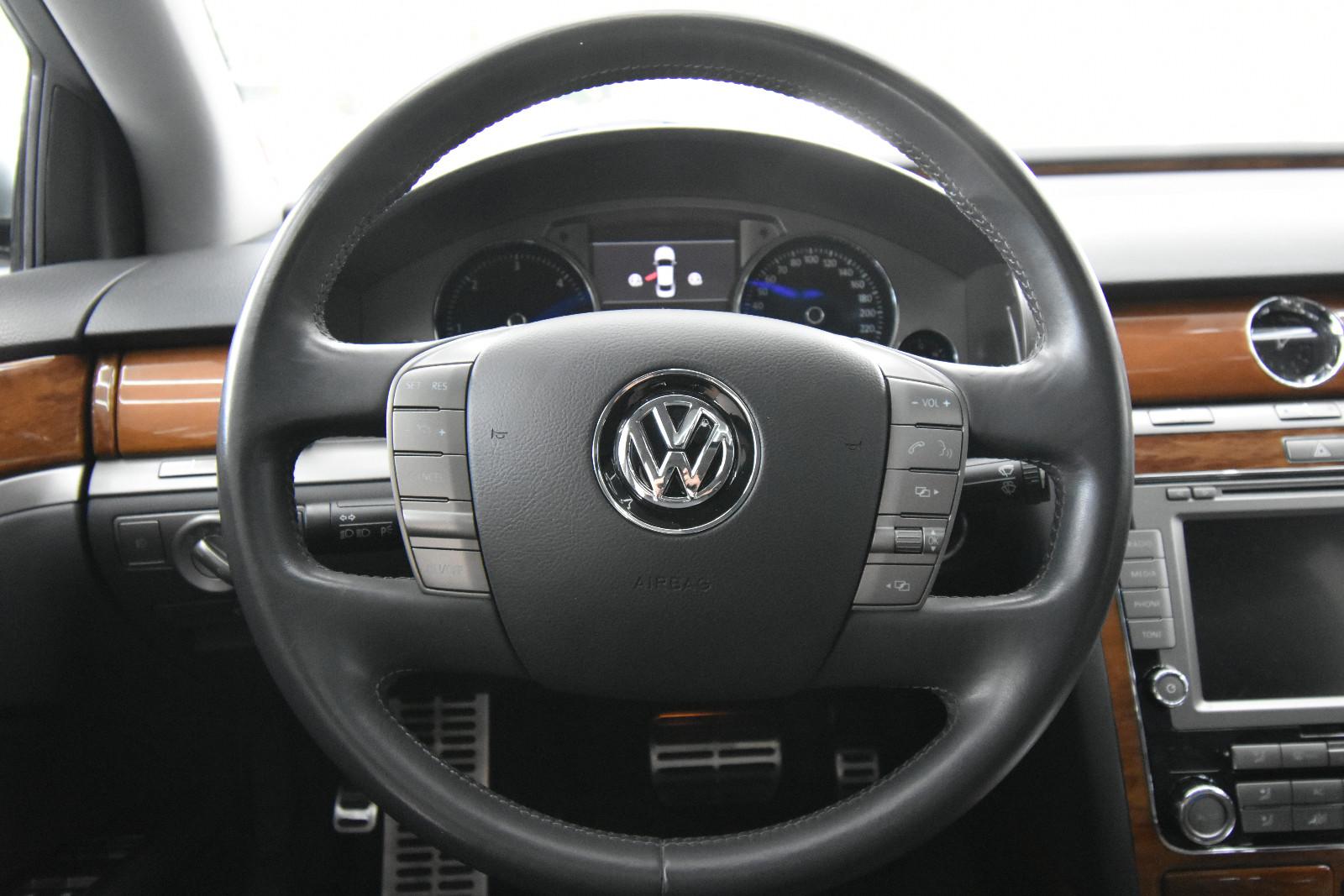 Volkswagen Phaeton V6 5.Sitzer 4Motion NAVI SHZ 4Zonenklima