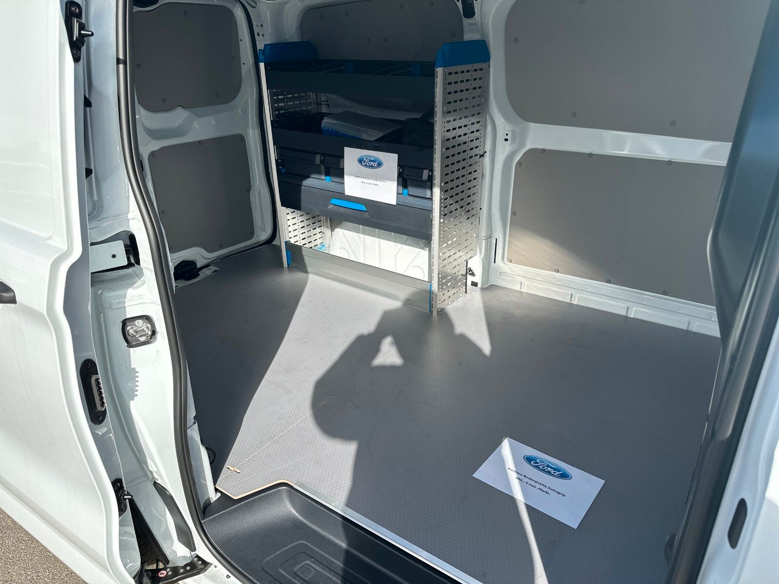 Fahrzeugabbildung Ford Transit Custom Kasten PHEV Trend, TECHNOLOGIEPAK