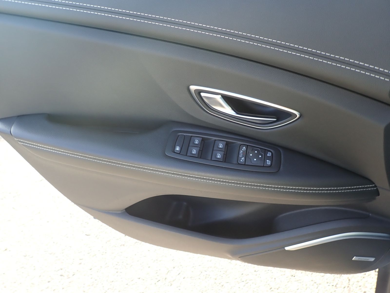 Fahrzeugabbildung Renault Scenic Grand BOSE Edition TCe 160 EDC