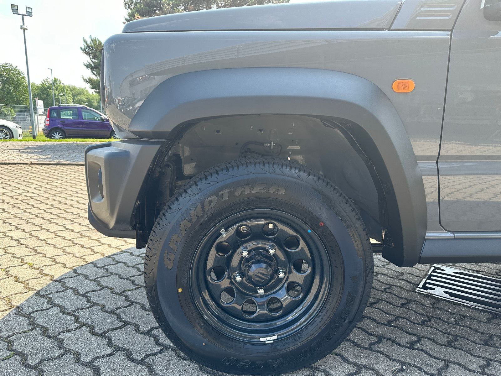 Fahrzeugabbildung Suzuki Jimny 1.5 4WD Allgrip KLIMA+SHZ+TEMPOM.+AHK